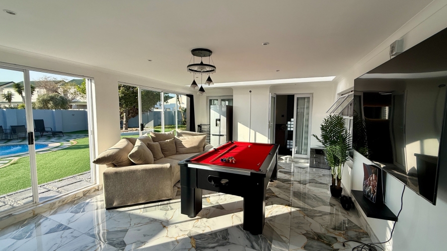 To Let 3 Bedroom Property for Rent in Parklands Western Cape